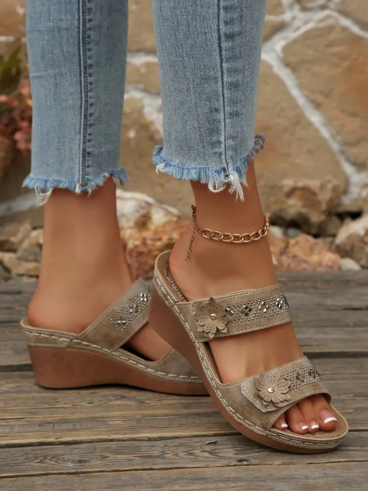 2026 Summer Women Slippers Plus Size Women's Shoes Retro Roman Sandals Women Pu Casual Flower Wedge Sandals Platform Slippers