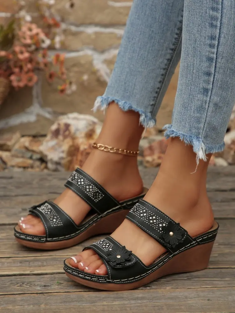 2026 Summer Women Slippers Plus Size Women's Shoes Retro Roman Sandals Women Pu Casual Flower Wedge Sandals Platform Slippers