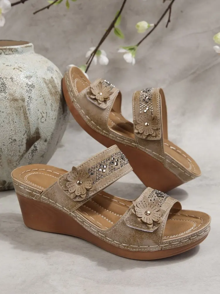 2026 Summer Women Slippers Plus Size Women's Shoes Retro Roman Sandals Women Pu Casual Flower Wedge Sandals Platform Slippers
