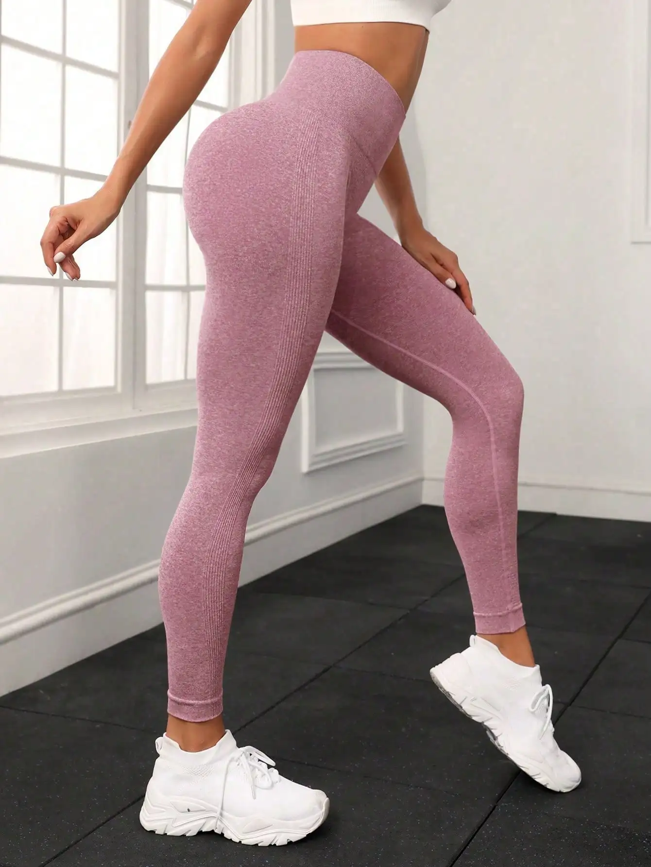 Seamless Letter Peach Yoga Pants, Hip Lifting Yoga Clothes, Tight Fitting High Waisted Sports and Fitness Pants for Women