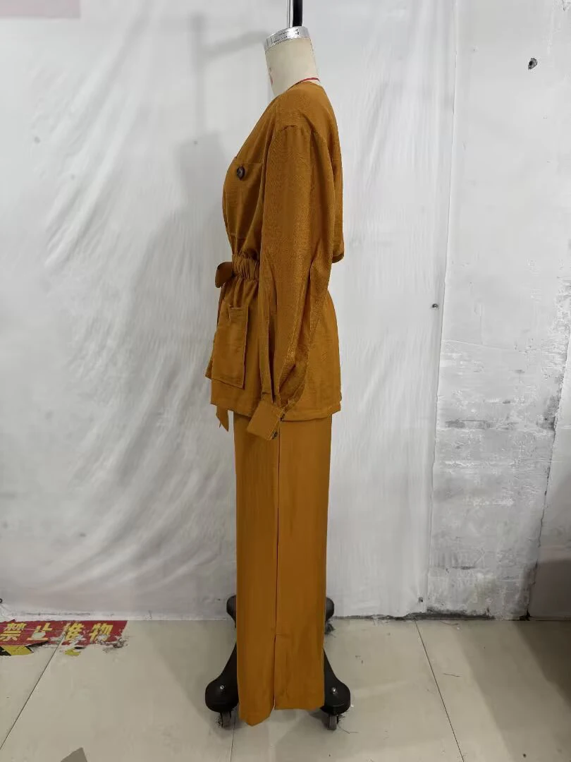 2026 round neck long sleeved hunting suit jacket with waist belt featuring a split hem and hanging high waisted pants set