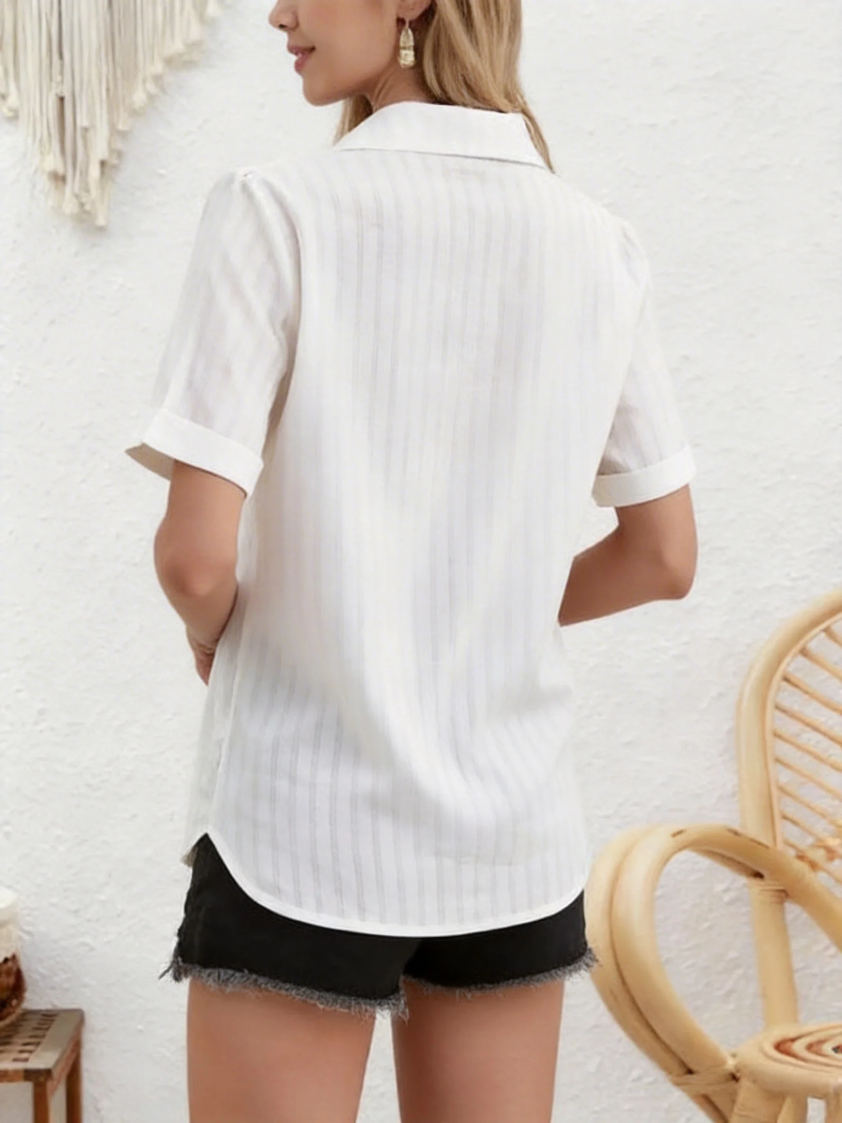 Summer New Arrivals for Ladies - Casual Button-Front Short-Sleeved Shirt with Notched Collar and Frilled Cuffs, V-Neck Design.
