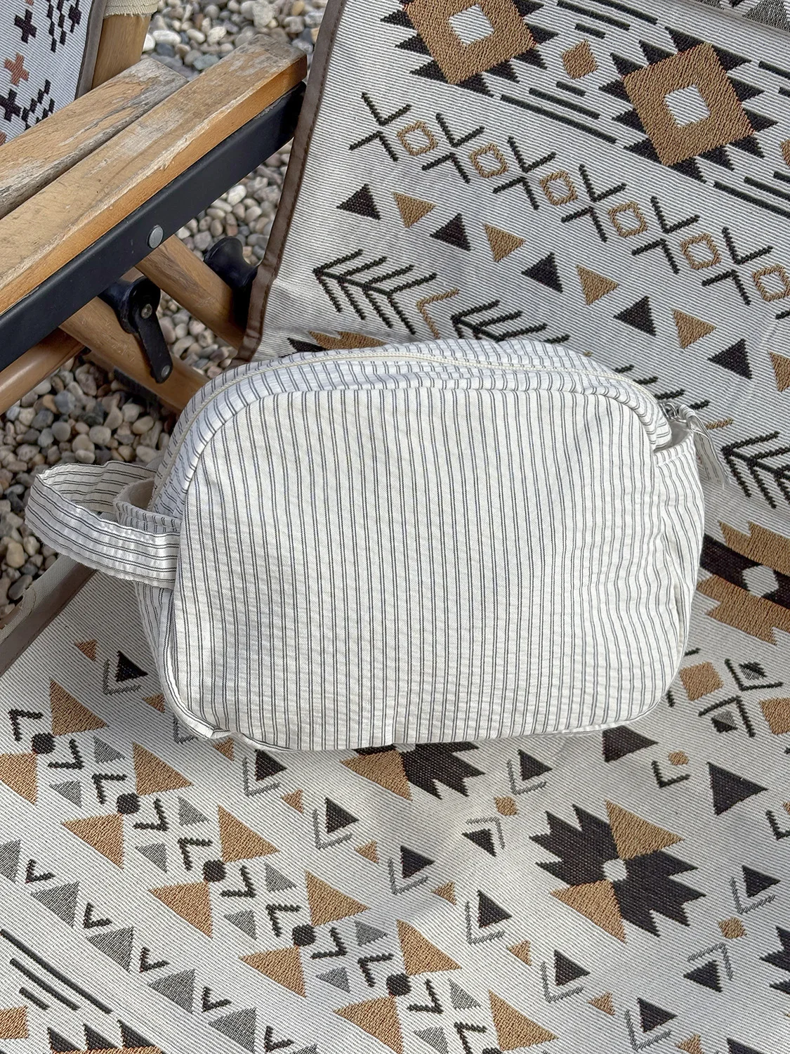 Simple fabric storage bag for travel and business trips, large-capacity toiletry bag, casual style patterned makeup bag, new mod