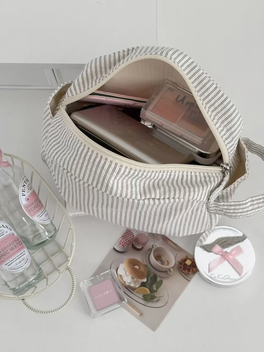 Simple fabric storage bag for travel and business trips, large-capacity toiletry bag, casual style patterned makeup bag, new mod