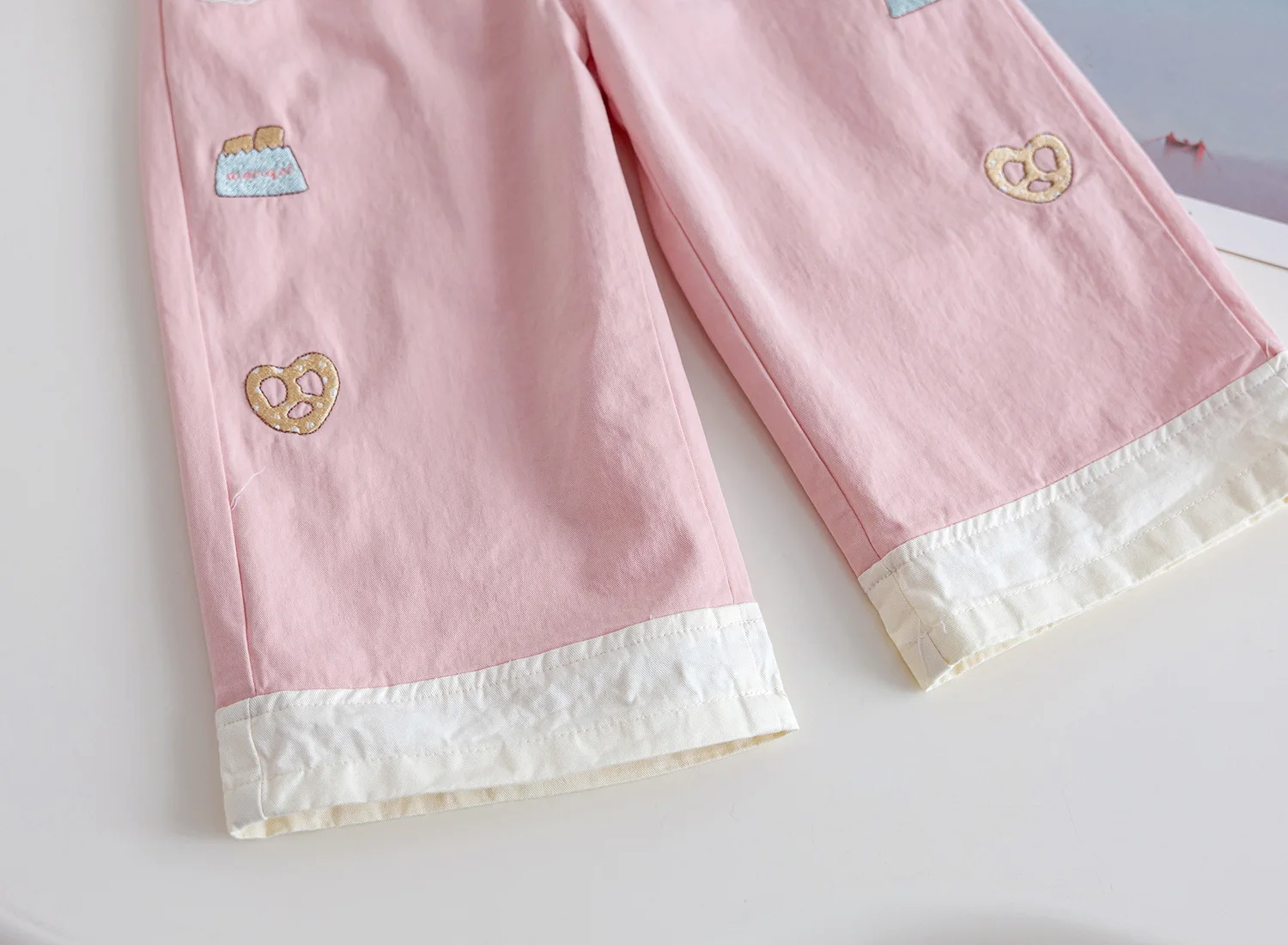 2026 New Spring Korean Style Girls Embroidered Straight Leg Pants Casual Daily Wear Long Trousers For Little Kids