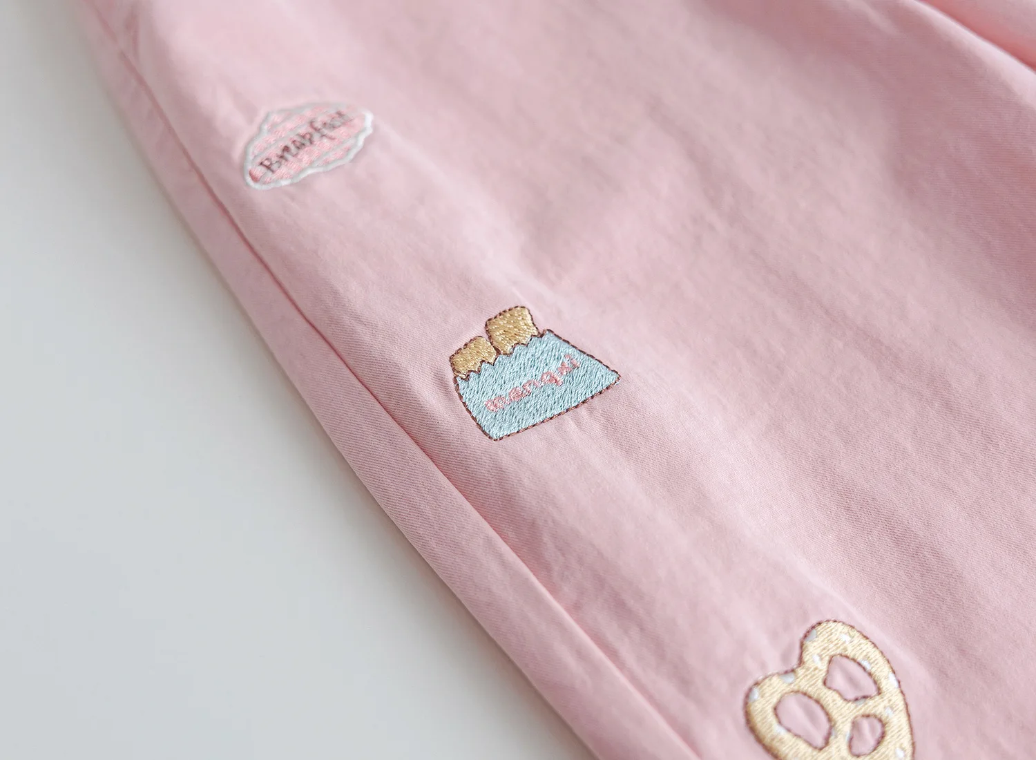 2026 New Spring Korean Style Girls Embroidered Straight Leg Pants Casual Daily Wear Long Trousers For Little Kids