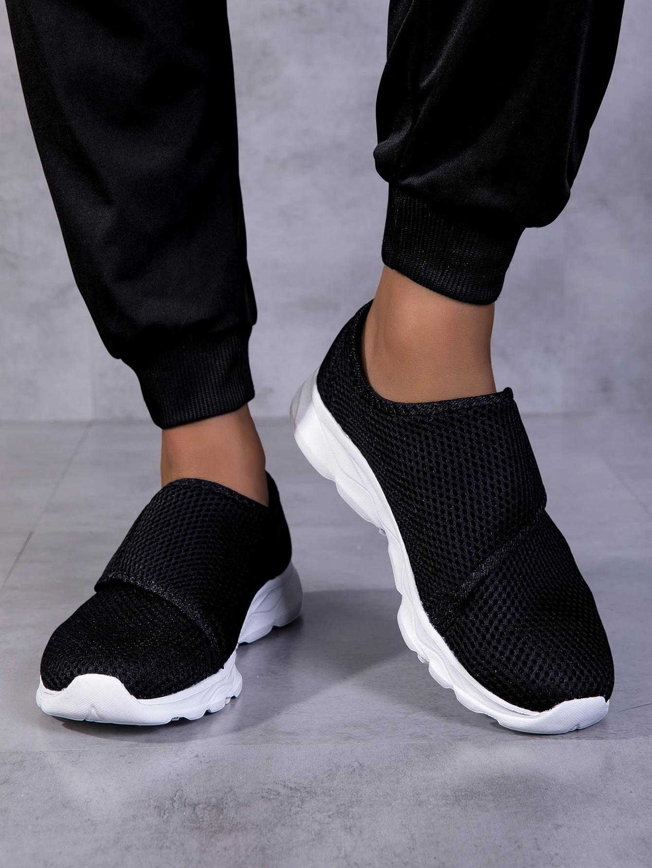 New Casual Orthopedic Shoes for Wide & Swollen Feet - Soft, Comfortable Diabetic Shoes for Bunion Correction