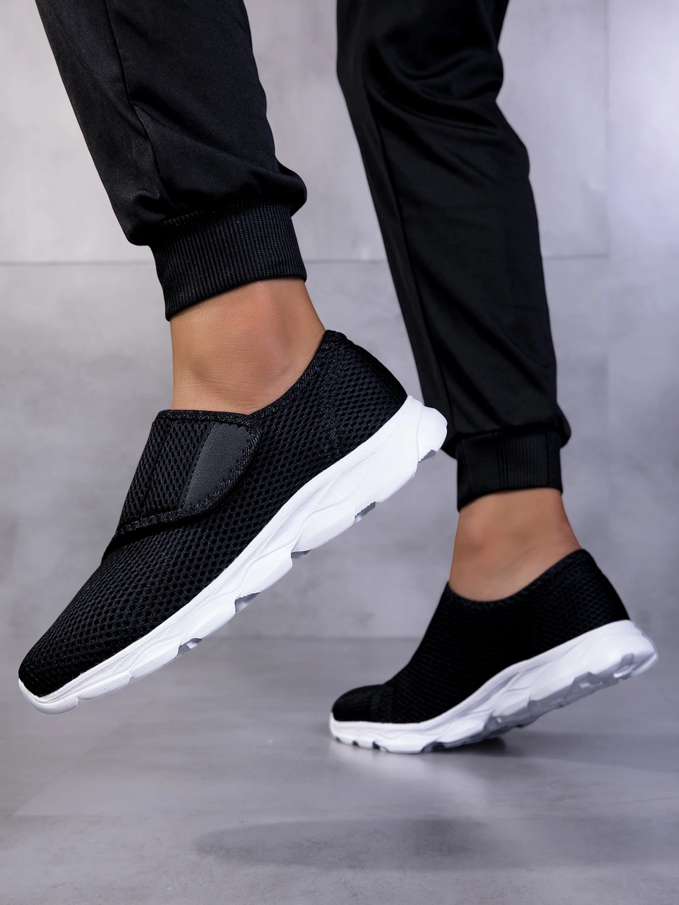New Casual Orthopedic Shoes for Wide & Swollen Feet - Soft, Comfortable Diabetic Shoes for Bunion Correction