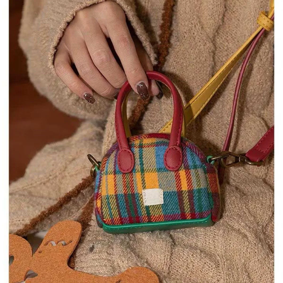 Fashionable Small Storage Bag, Coin and Earphone Storage Bag, Crossbody Bag, Handbag