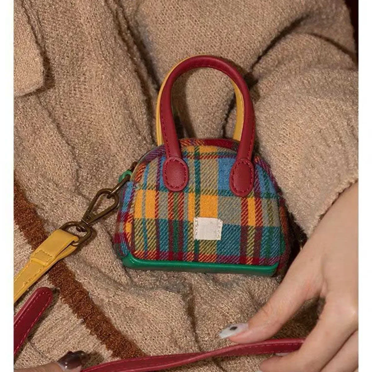 Fashionable Small Storage Bag, Coin and Earphone Storage Bag, Crossbody Bag, Handbag