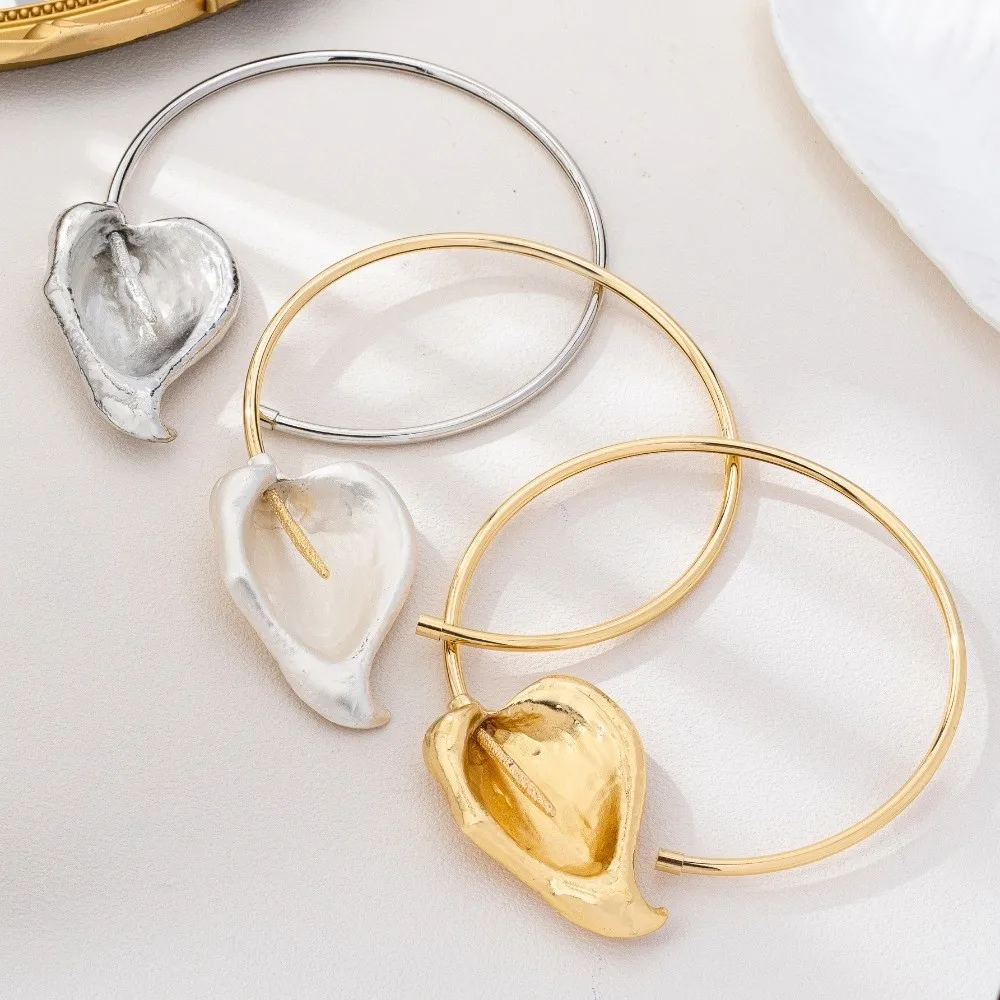 3D Floral Open Choker Necklace Exaggerated Flower Modeling Calla Lily Choker Pleated Flower Design Gold Color Statement Choker