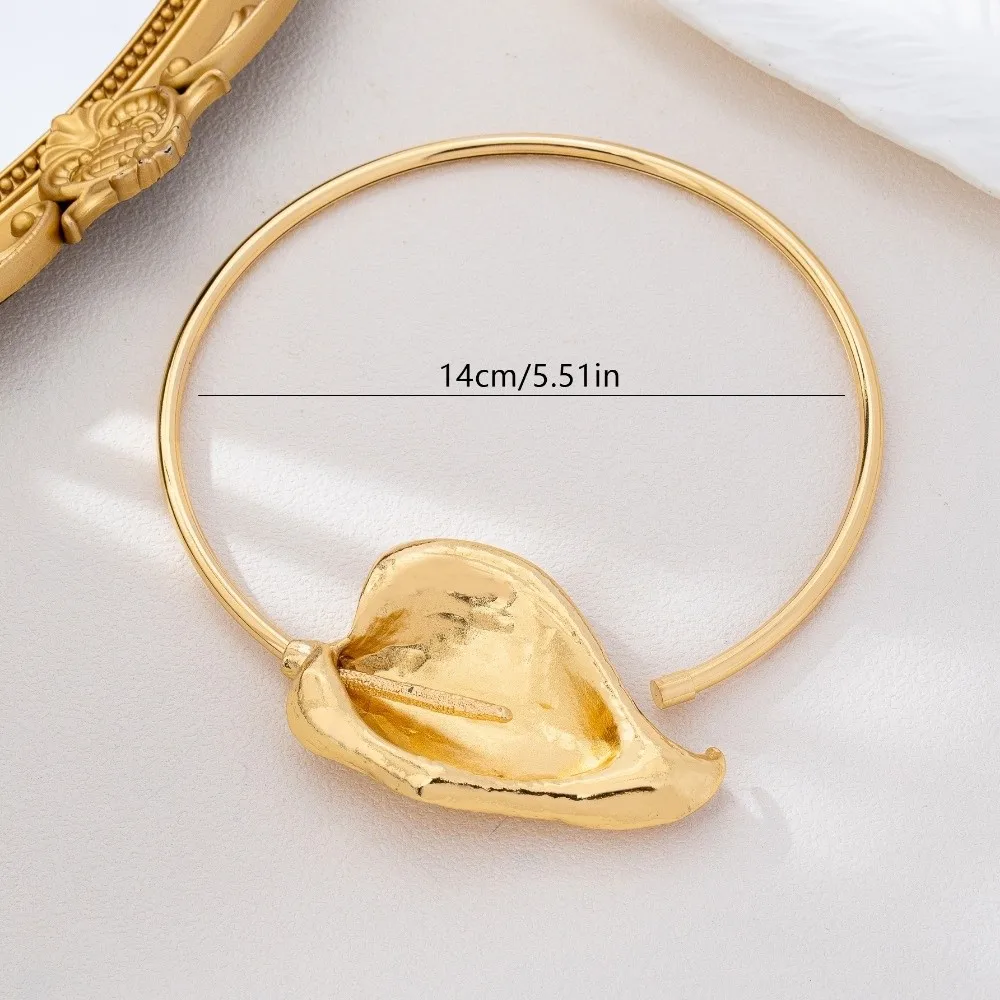 3D Floral Open Choker Necklace Exaggerated Flower Modeling Calla Lily Choker Pleated Flower Design Gold Color Statement Choker