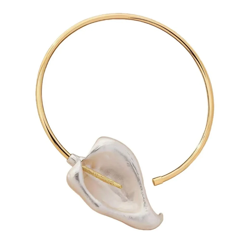 3D Floral Open Choker Necklace Exaggerated Flower Modeling Calla Lily Choker Pleated Flower Design Gold Color Statement Choker