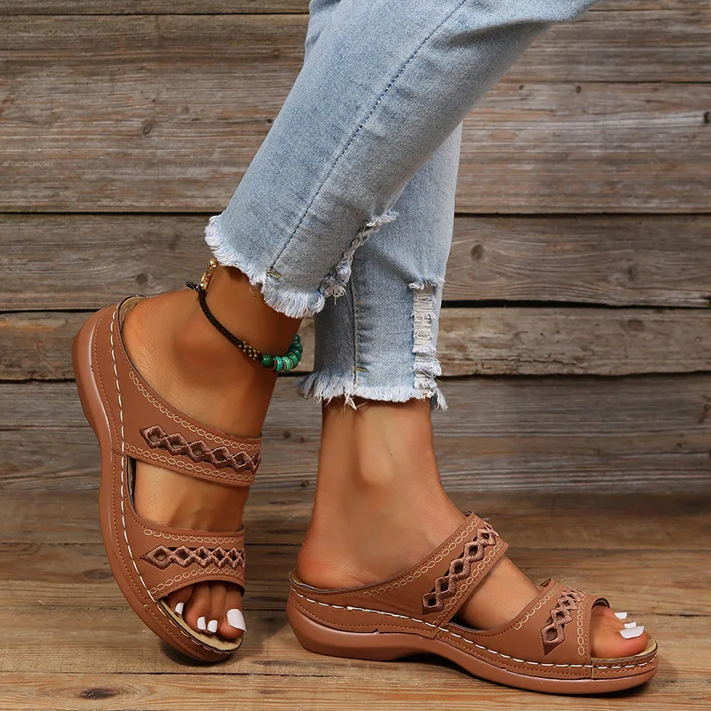 Hollow Slides Summer Women Sandals Slippers Comfortable Wedges Sandals Leisure Beach Roman Leather Women Slippers Zapatos Mujer