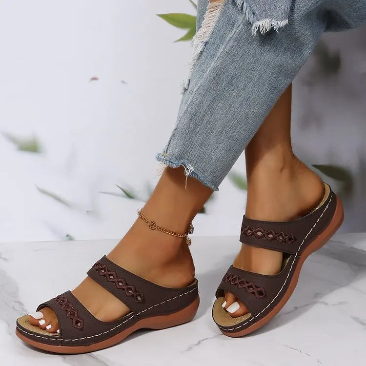 Hollow Slides Summer Women Sandals Slippers Comfortable Wedges Sandals Leisure Beach Roman Leather Women Slippers Zapatos Mujer