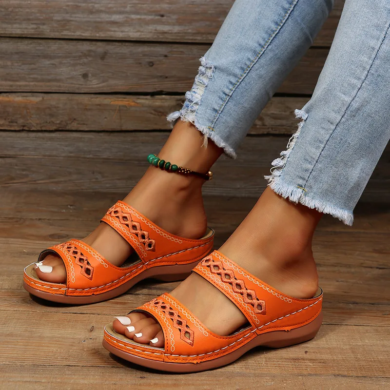 Hollow Slides Summer Women Sandals Slippers Comfortable Wedges Sandals Leisure Beach Roman Leather Women Slippers Zapatos Mujer