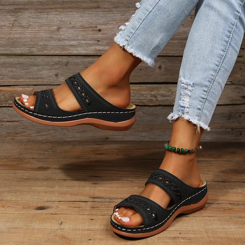 Hollow Slides Summer Women Sandals Slippers Comfortable Wedges Sandals Leisure Beach Roman Leather Women Slippers Zapatos Mujer
