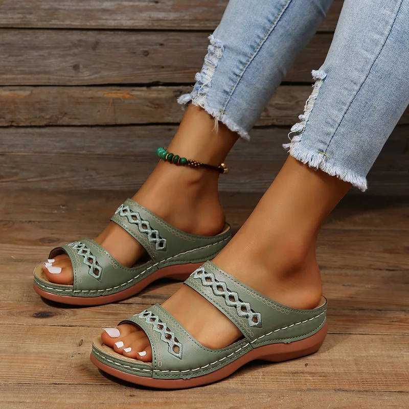 Hollow Slides Summer Women Sandals Slippers Comfortable Wedges Sandals Leisure Beach Roman Leather Women Slippers Zapatos Mujer