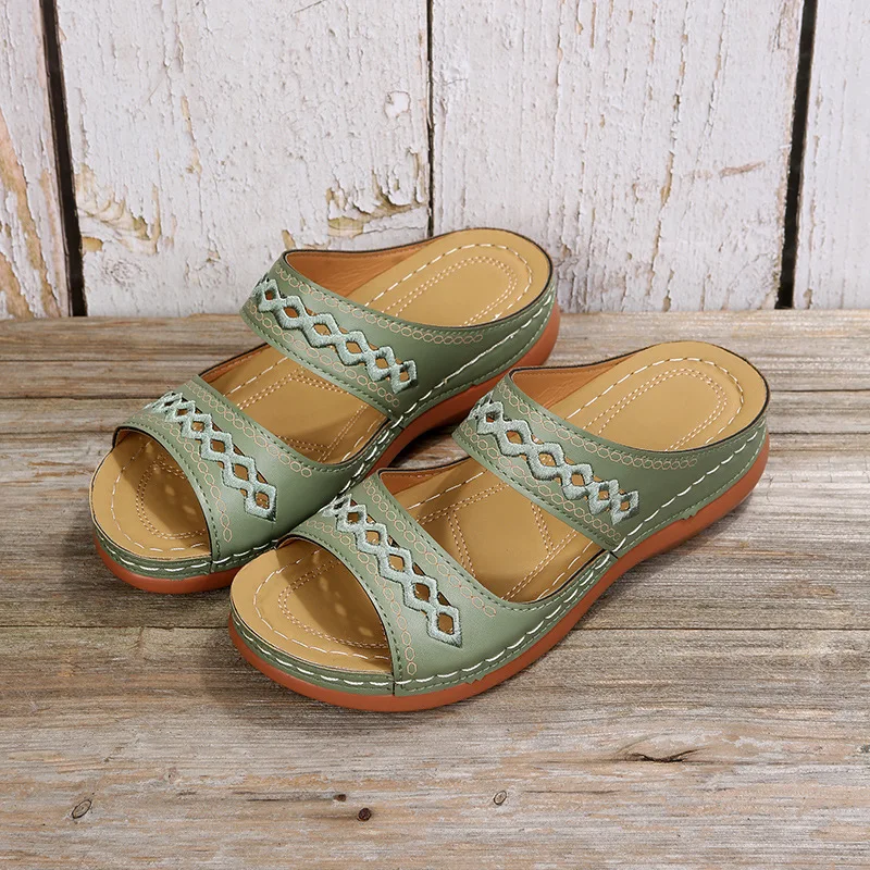 Hollow Slides Summer Women Sandals Slippers Comfortable Wedges Sandals Leisure Beach Roman Leather Women Slippers Zapatos Mujer