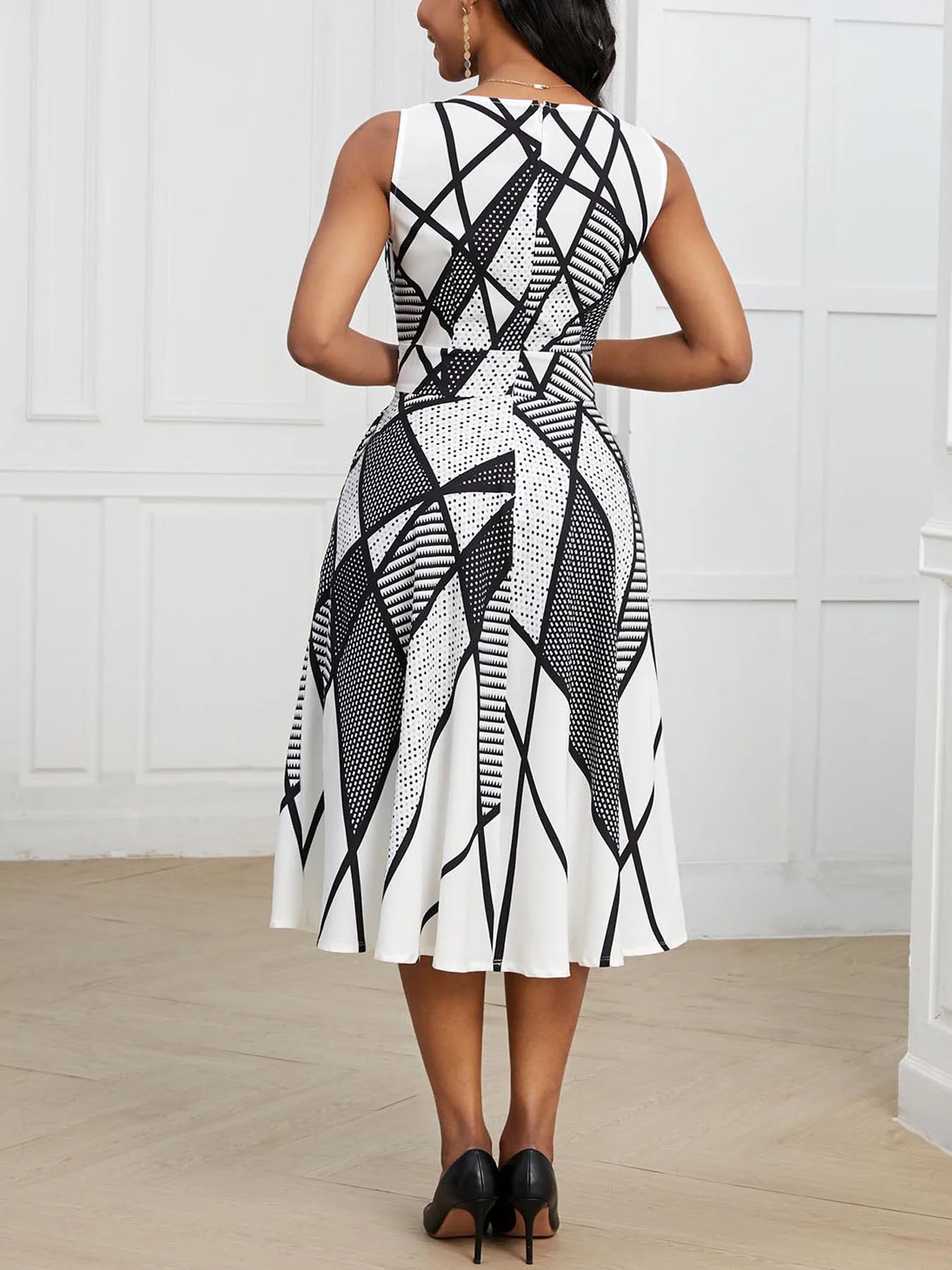 Women Summer Elegant Sleeveless Vintage Round Neck Work and Leisure Midi Geometric Print Party Swing Dress