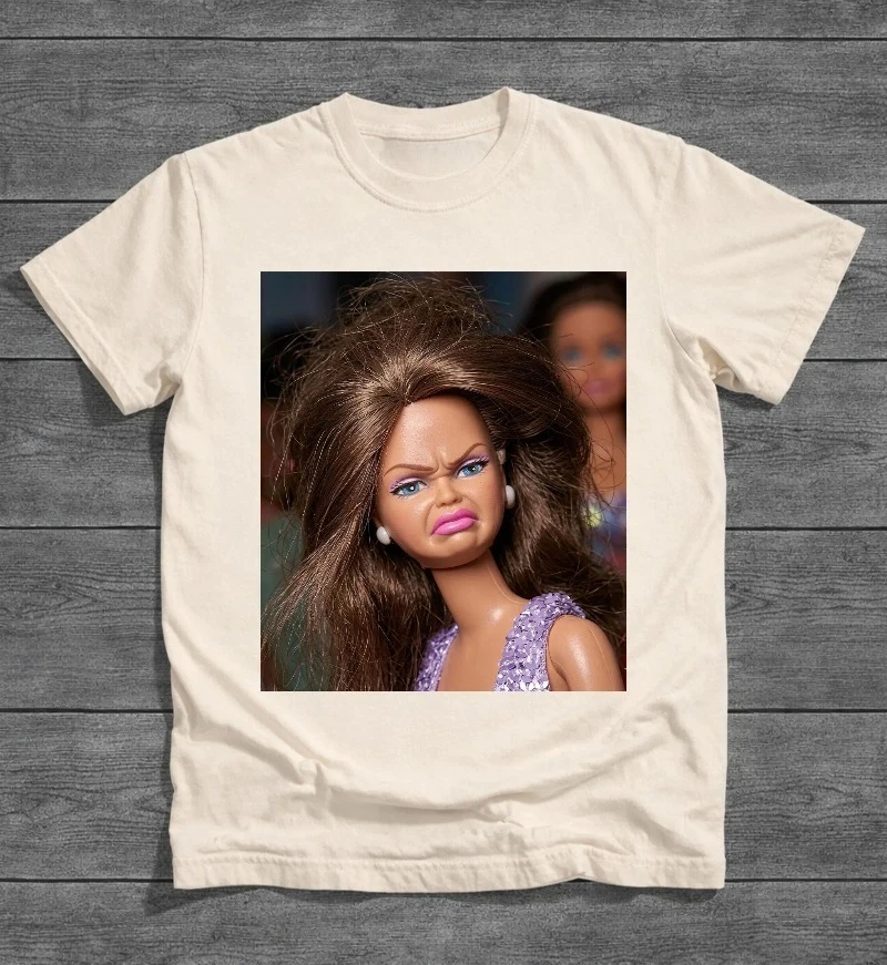 Funny Retro Doll Graphic Tee, Sassy Doll Meme Print Summer Men's and Women's Loose and Breathable T-shirt Top