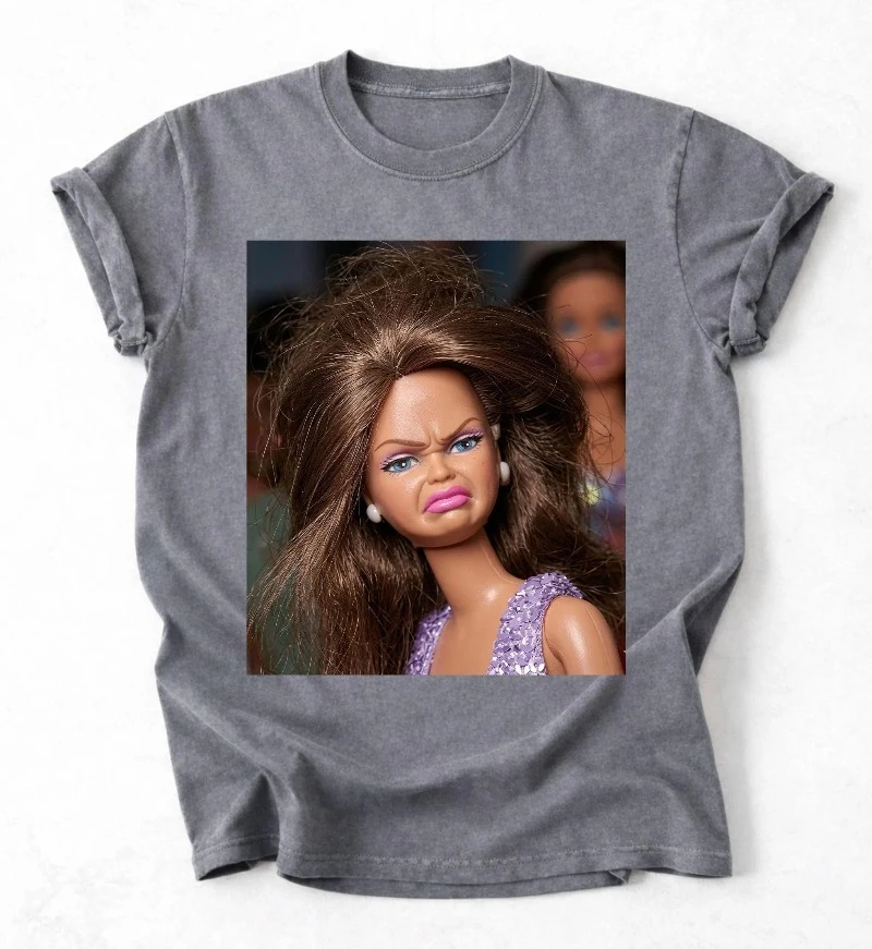 Funny Retro Doll Graphic Tee, Sassy Doll Meme Print Summer Men's and Women's Loose and Breathable T-shirt Top