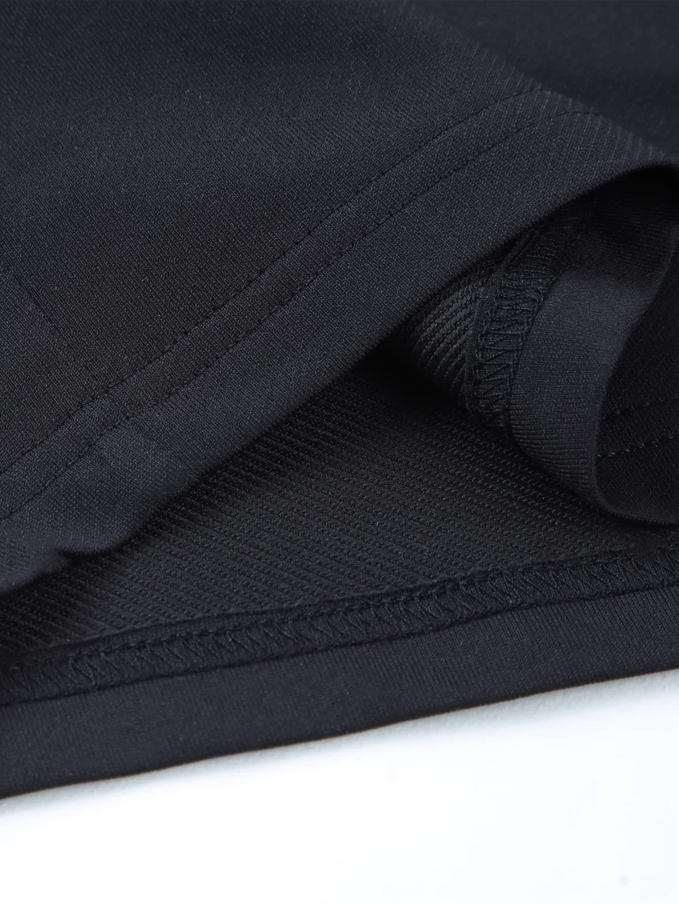 Men's Summer Fashion Letter Print Casual Shorts Loose Fit Elastic Waistband with Drawstring Suitable for Everyday Wear
