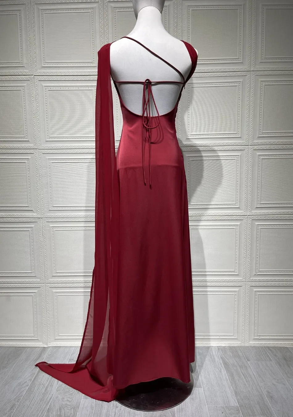 Elegant Women's Summer Sexy Satin Sleeveless Slanted Shoulder Fish Tail Dress Slim Fit Fashion Party Evening Gown