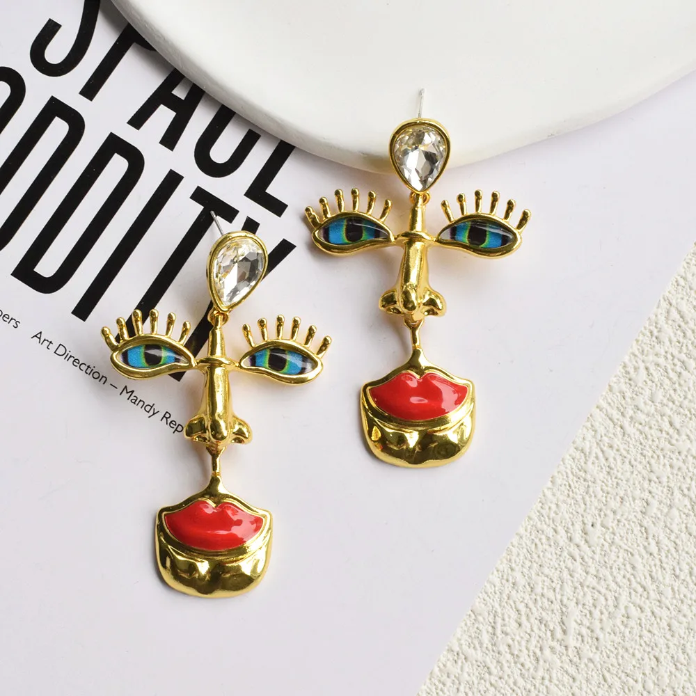 Baroque Style Exaggerated Red Lips With Eyes Dangle Earrings For Women Jewelry Vintage Ethnic Statement Earrings Accessories