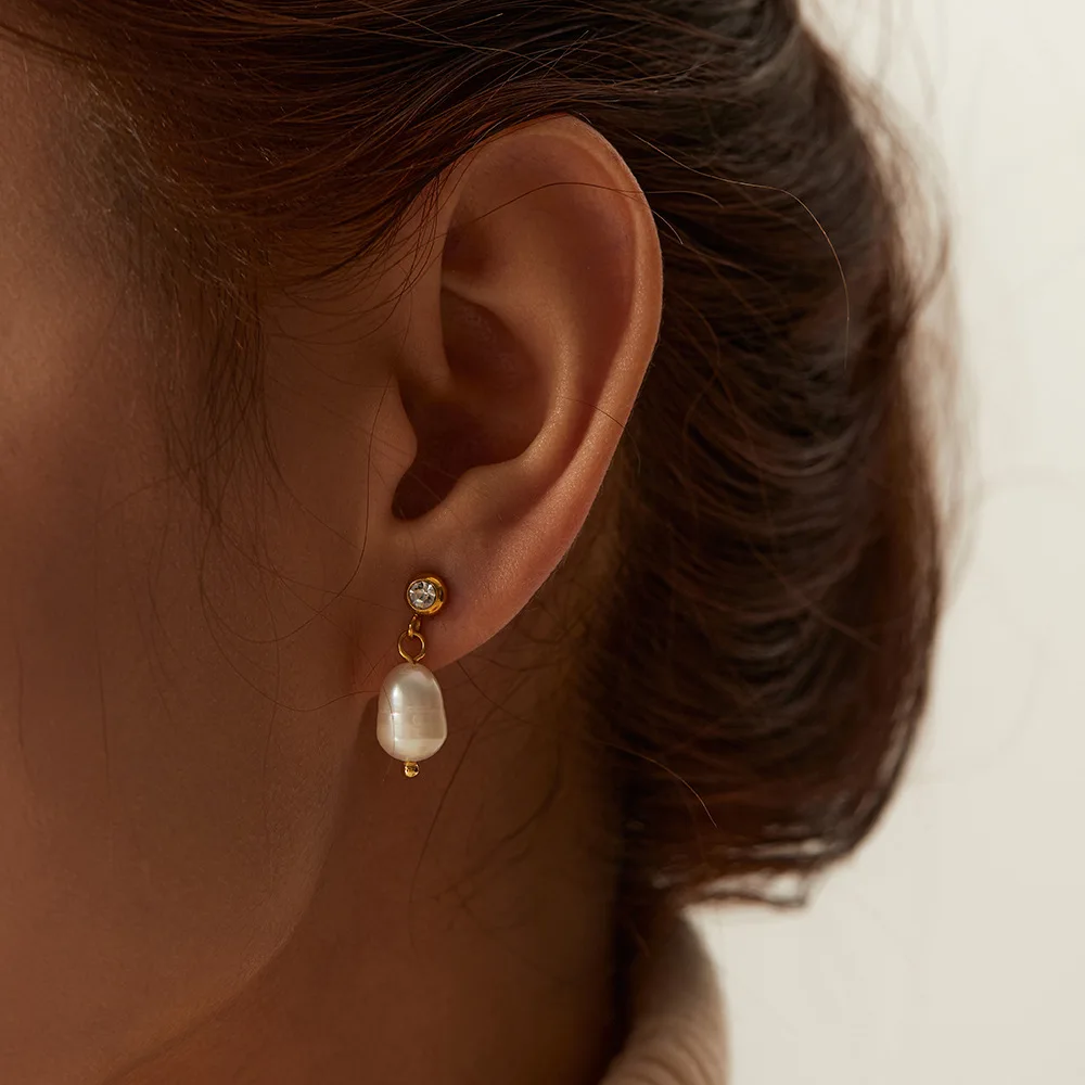 2PCS Western-Style Earrings: Natural Freshwater Pearl & Diamond-Accented Studs—Versatile and Fade-Resistant