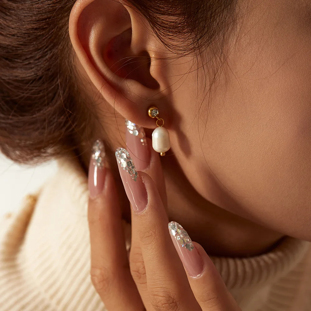 2PCS Western-Style Earrings: Natural Freshwater Pearl & Diamond-Accented Studs—Versatile and Fade-Resistant