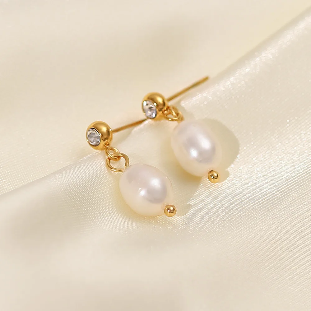 2PCS Western-Style Earrings: Natural Freshwater Pearl & Diamond-Accented Studs—Versatile and Fade-Resistant