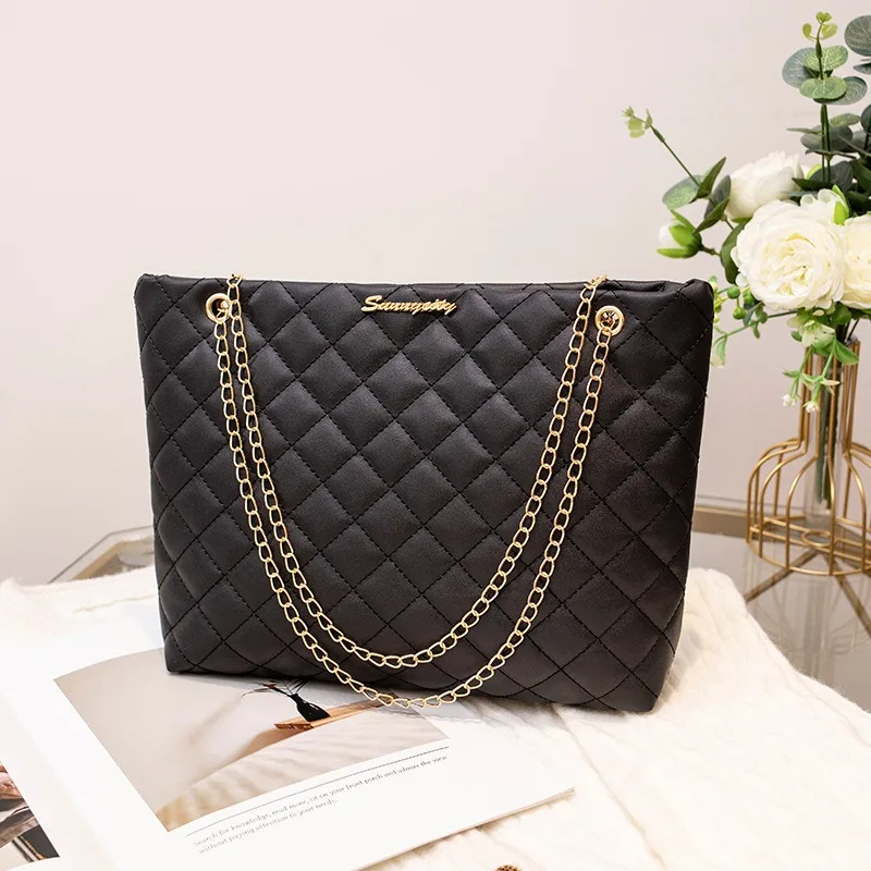 Fashion Sense Diamond Bags Large Bag Chain Bag Women's Large Capacity Shoulder Bag Senior Shoulder Women's Bag niche Soft Solid