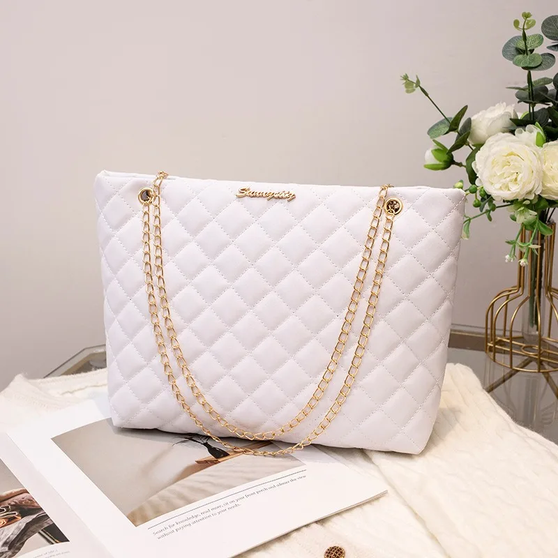 Fashion Sense Diamond Bags Large Bag Chain Bag Women's Large Capacity Shoulder Bag Senior Shoulder Women's Bag niche Soft Solid