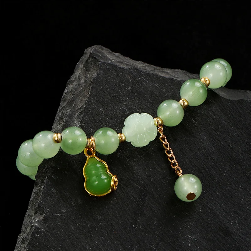 7pcs/set Everyday Sweet Butterfly Bracelet – Green Glass Beads with Delicate Pendants for Effortless, Feminine Style.