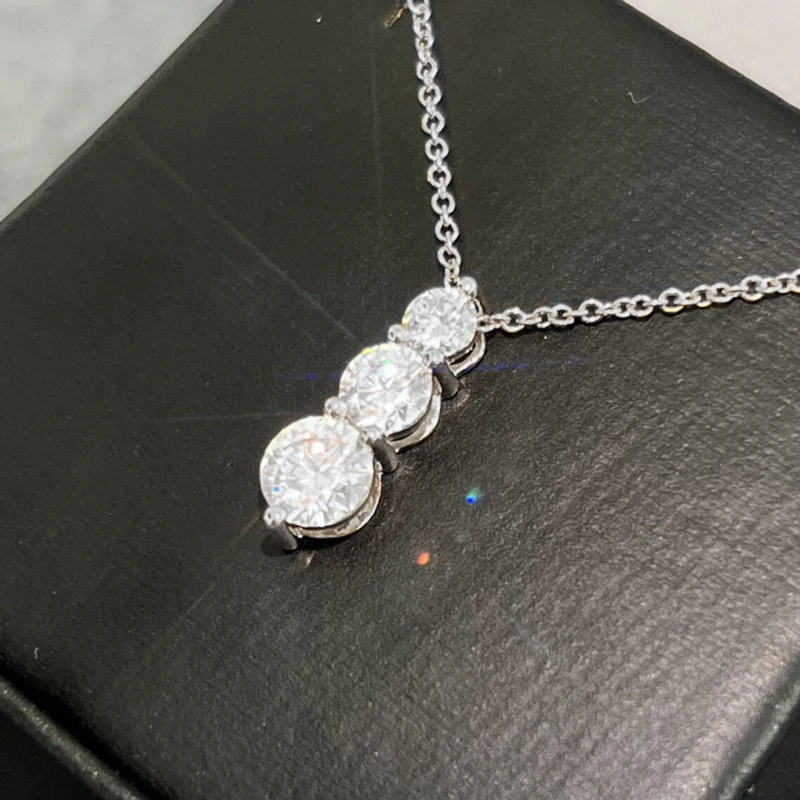 Rrjzz Brilliant D-Color Round 4mm&5mm&6mm Full Moissanite Diamond Three Stone Pendant Necklace for Women Birthday Jewelry Gifts