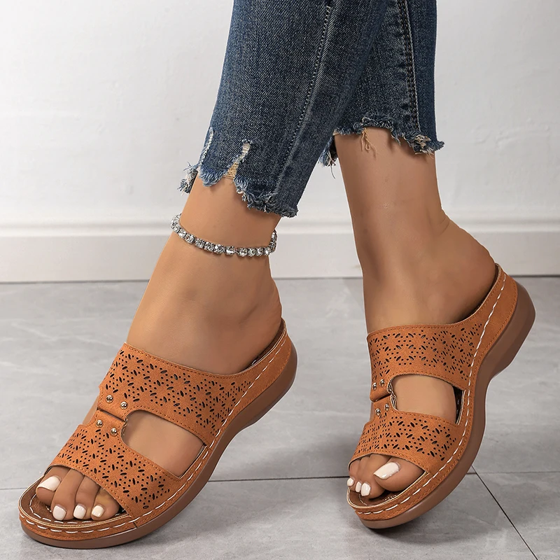 2026 New Casual Large Size Slip-On Hollow Out Casual Flats Leather Comfortable Wedge Shoes Women's Roman Style Platform Sandals
