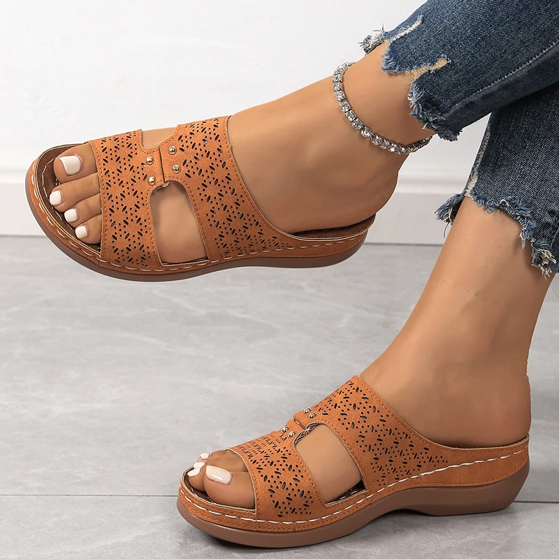 2026 New Casual Large Size Slip-On Hollow Out Casual Flats Leather Comfortable Wedge Shoes Women's Roman Style Platform Sandals