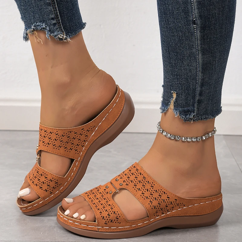 2026 New Casual Large Size Slip-On Hollow Out Casual Flats Leather Comfortable Wedge Shoes Women's Roman Style Platform Sandals