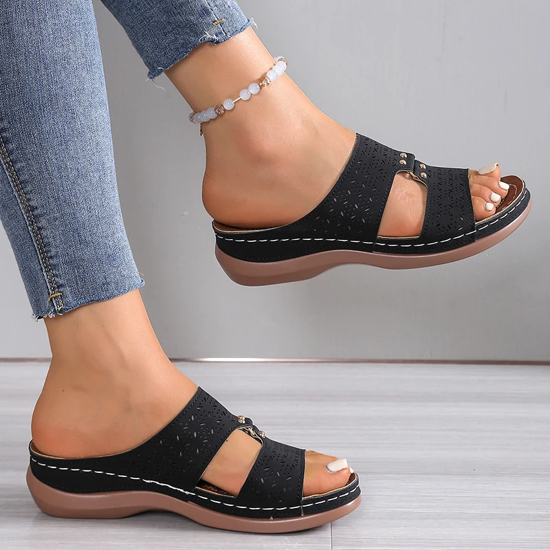 2026 New Casual Large Size Slip-On Hollow Out Casual Flats Leather Comfortable Wedge Shoes Women's Roman Style Platform Sandals