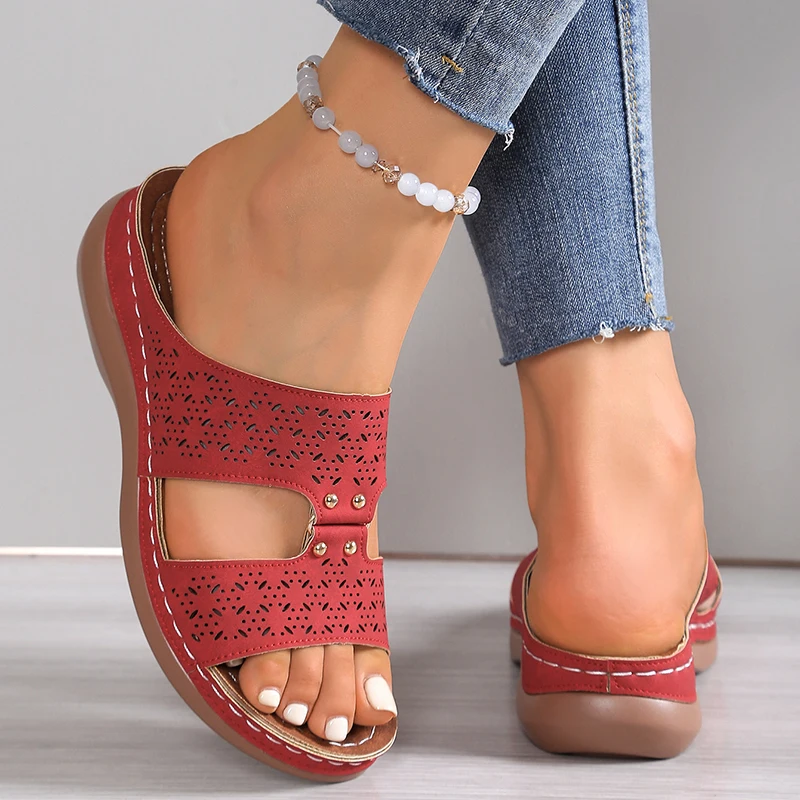 2026 New Casual Large Size Slip-On Hollow Out Casual Flats Leather Comfortable Wedge Shoes Women's Roman Style Platform Sandals