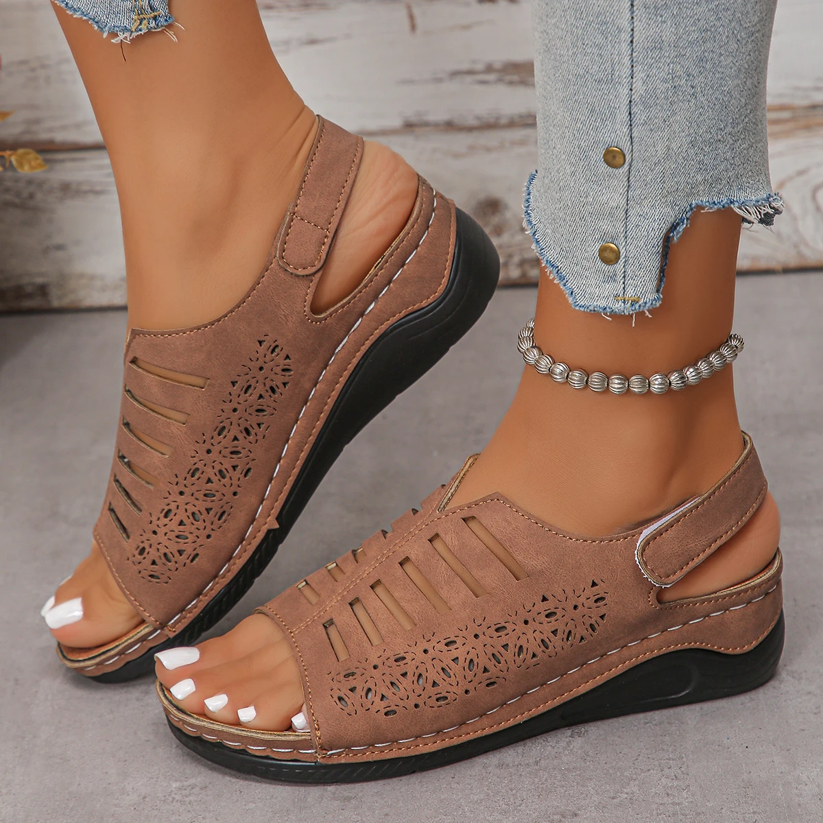 Stylist Woman Leather Summer Fashion Wedge Female Large Size Mid-heeled Platform New Comfortable Retro Sandals for Women