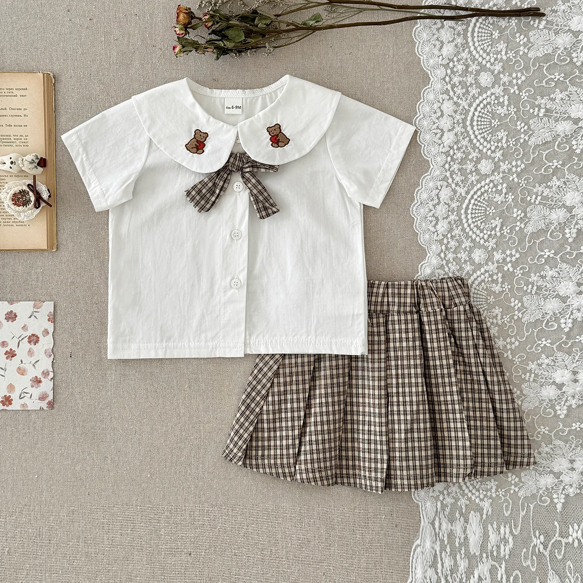 Girls' summer outfit set summer new style children's short sleeved，Bear Embroidery  T-shirt pleated skirt stylish two-piece set
