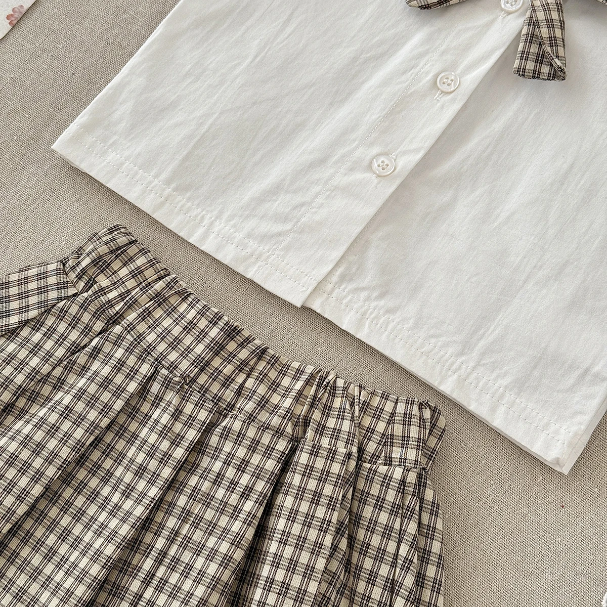 Girls' summer outfit set summer new style children's short sleeved，Bear Embroidery  T-shirt pleated skirt stylish two-piece set