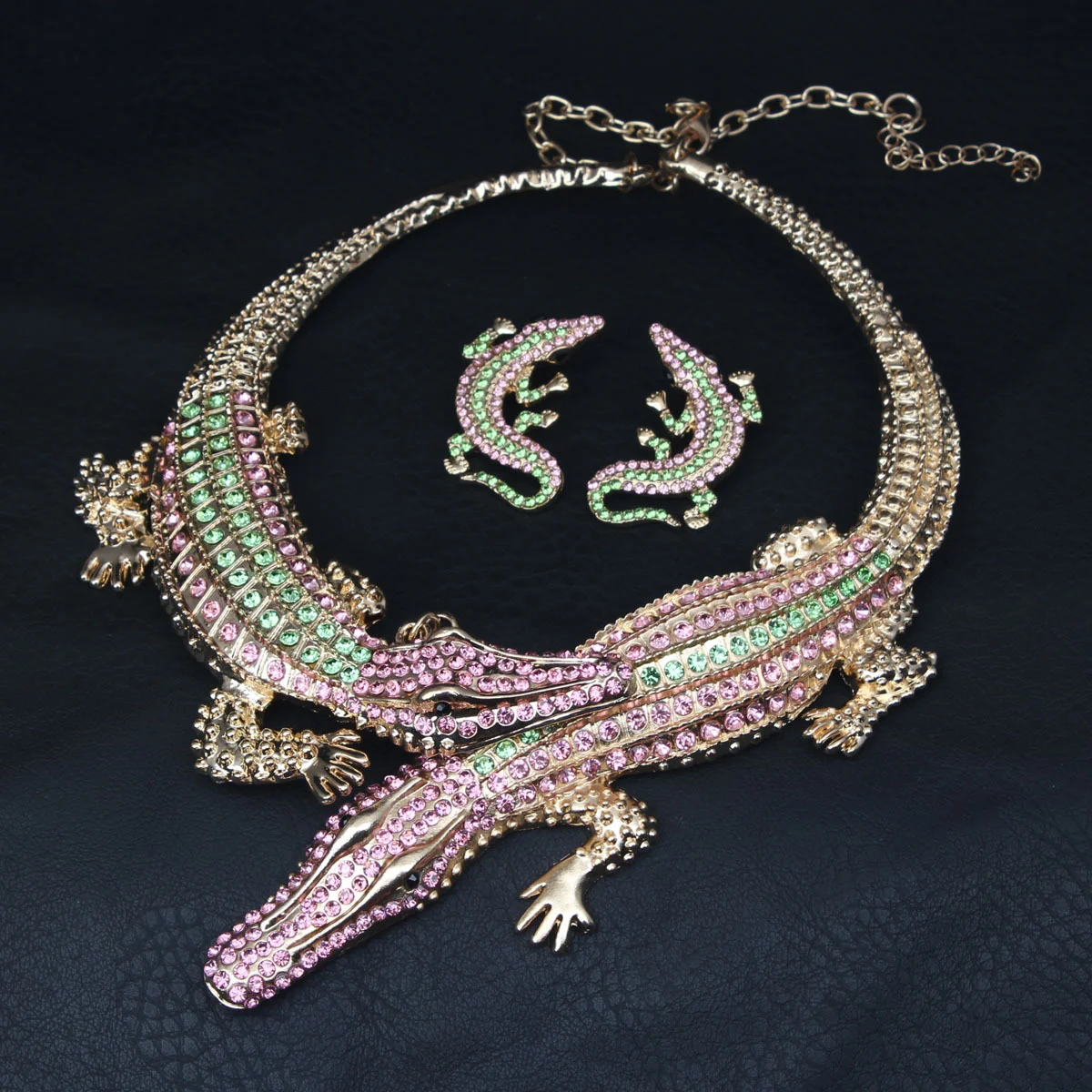 Retro crocodile diamond-encrusted personalized necklace and earrings set for women's wedding gowns, banquet accessories