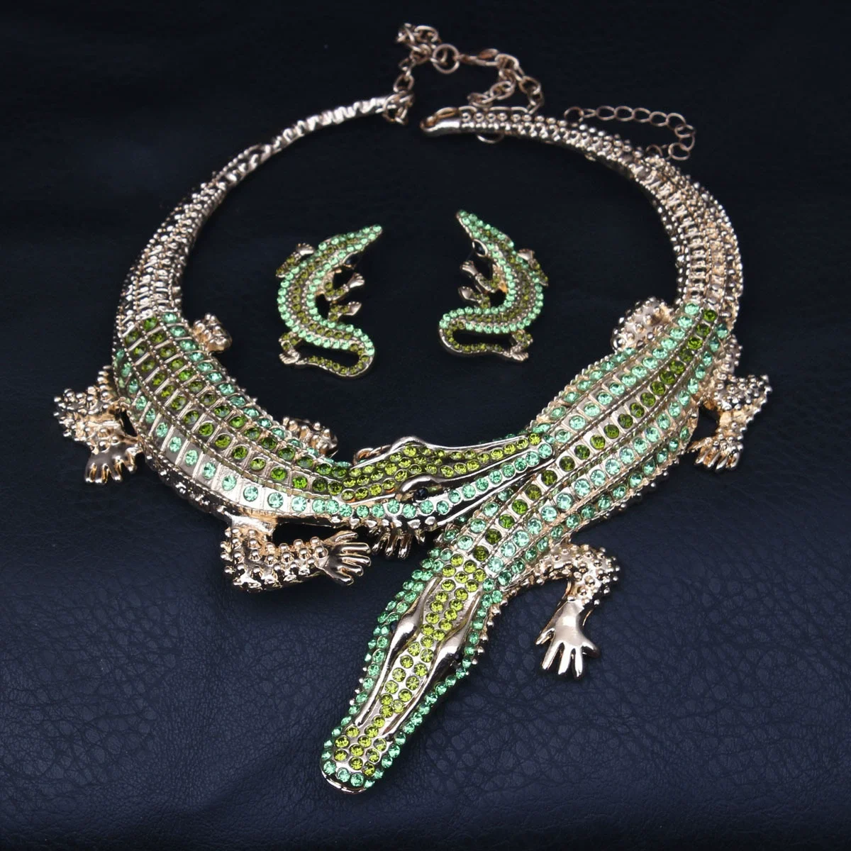 Retro crocodile diamond-encrusted personalized necklace and earrings set for women's wedding gowns, banquet accessories