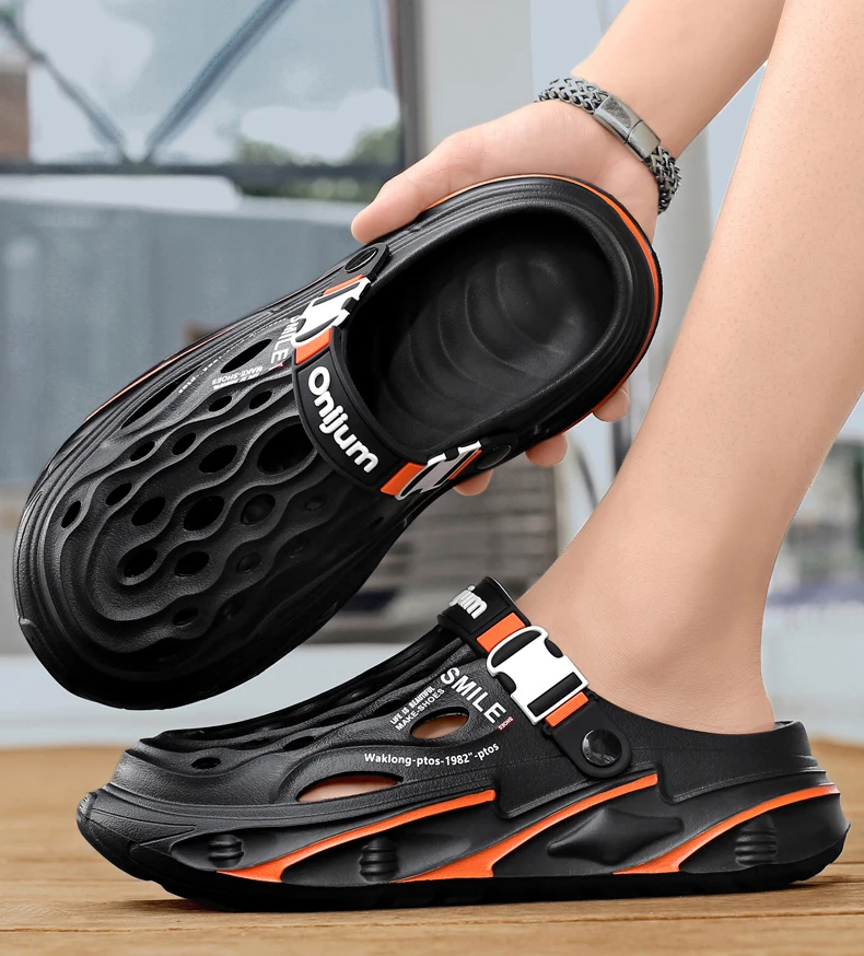 Men's Slippers Summer Outdoor Sandals Clogs Home Garden Shoes for Men Beach Slippers Soft Bottom Baotou Clogs Slippers