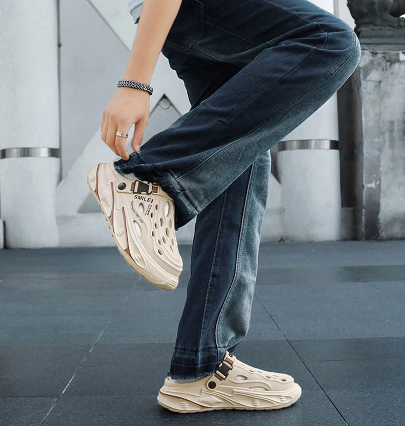 Men's Slippers Summer Outdoor Sandals Clogs Home Garden Shoes for Men Beach Slippers Soft Bottom Baotou Clogs Slippers