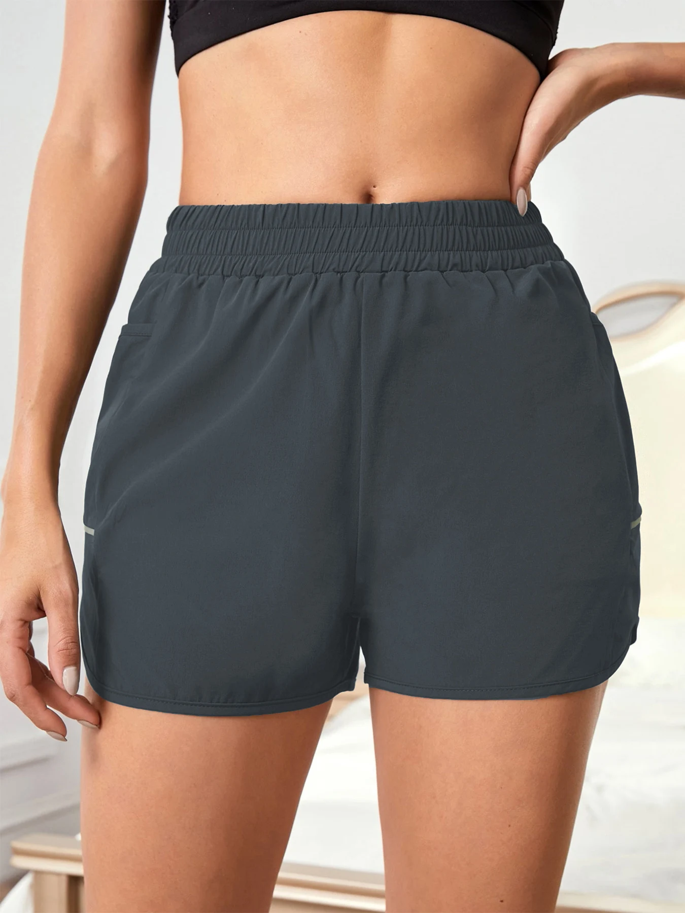 Women's New Shorts with Mobile Phone Pocket, Elastic Waist, Sports Belt, Reflective Strips, Casual Fashion Sports Shorts
