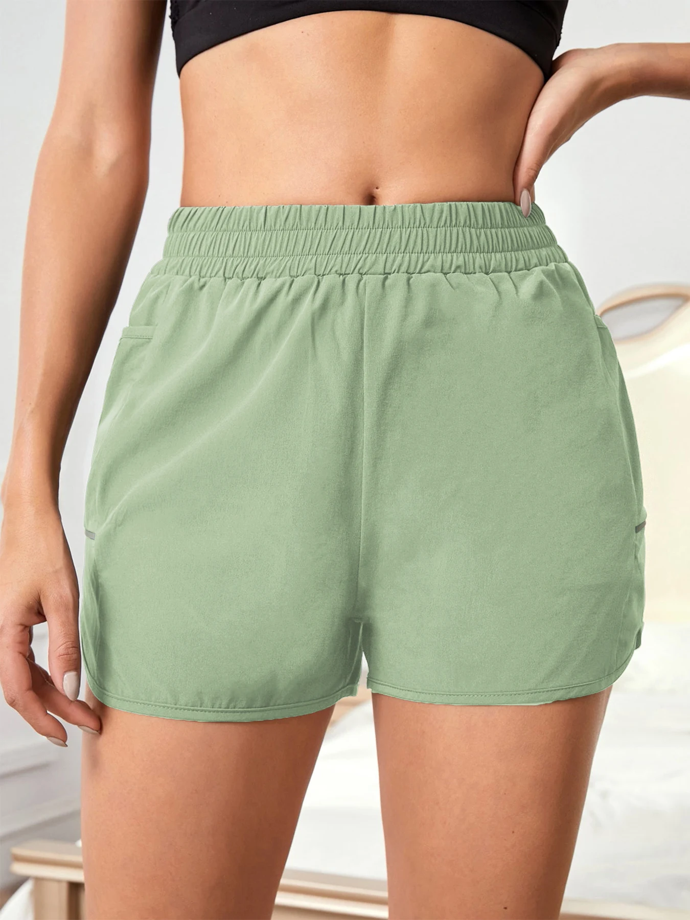Women's New Shorts with Mobile Phone Pocket, Elastic Waist, Sports Belt, Reflective Strips, Casual Fashion Sports Shorts